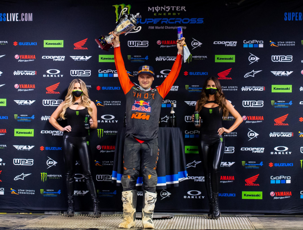Cooper Webb freut sich über den ersten Sieg der Saison
