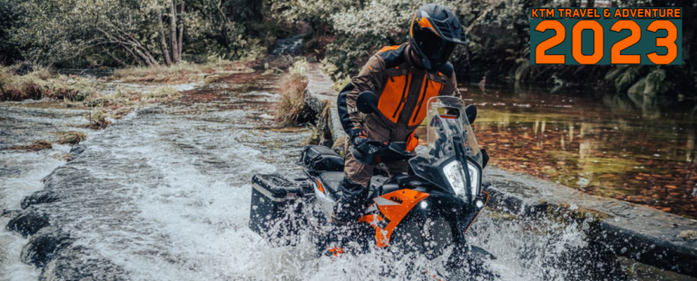 Auf jeder Reise kommt irgendwann die Entscheidung: Weiter den Weg des geringsten Widerstands nehmen oder sich kopfüber ins Ungewisse stürzen und das wahre Abenteuer beginnen lassen. Für KTM Adventure-Fahrer ist die Entscheidung klar: Stets das Abenteuer! Schon die Vorstellung unserer neuesten ADVENTURE-Modelle, Stage um Stage, ist eine epische Reise.