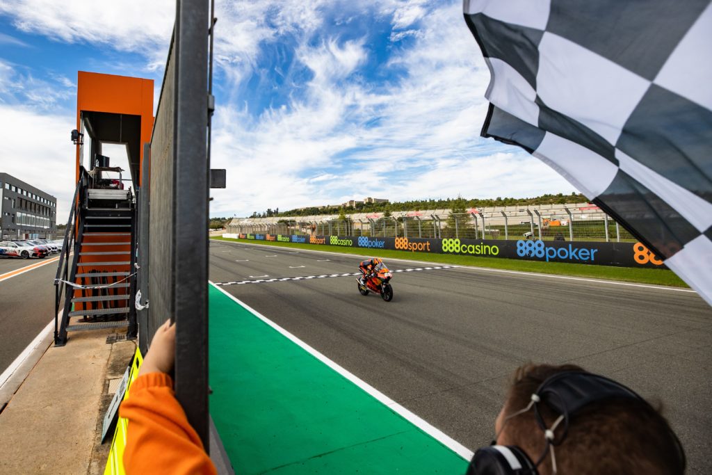Raul Fernandez gewinnt Moto3 beim MotoGP Gran Premio de Europa 2020